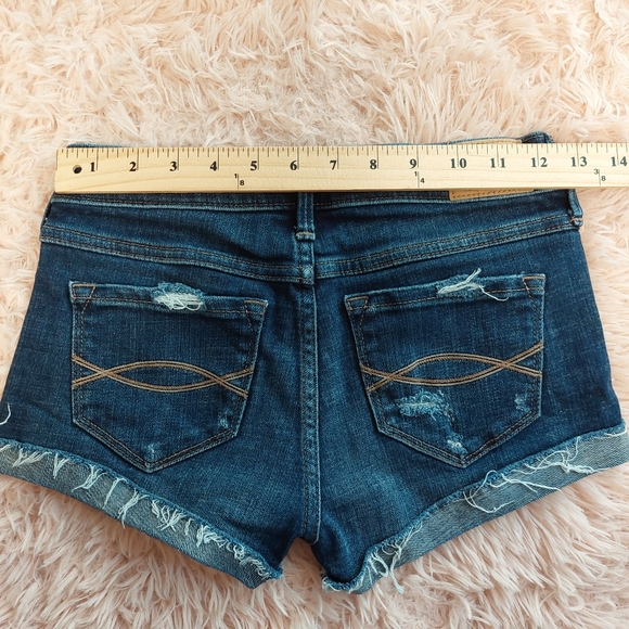 Abercrombie & Fitch Low Rise Distressed Jean Short - Size 00 w24 - Picture 10 of 12